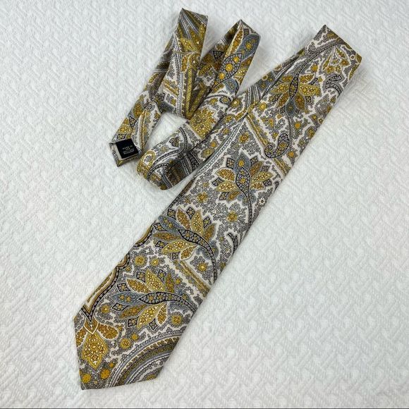 Banana Republic Other - Banana Republic 100% Silk tie